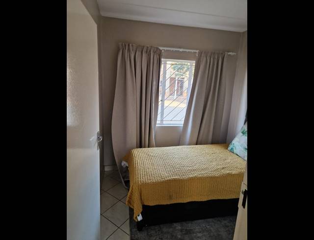 2 BEDROOM APARTMENT FOR SALE IN PROTEA GLEN